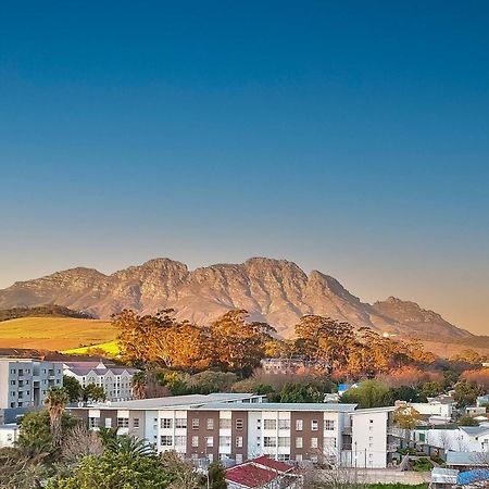 Wink Aparthotel Quiver Tree Stellenbosch Exterior foto