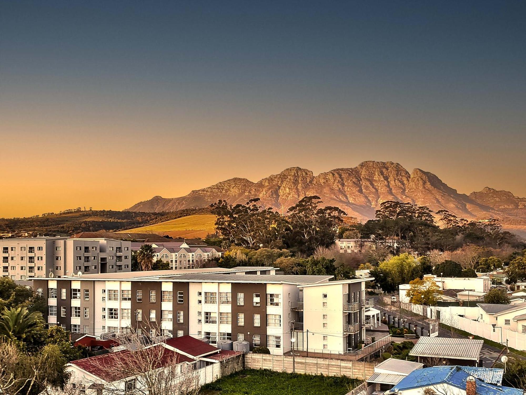 Wink Aparthotel Quiver Tree Stellenbosch Exterior foto